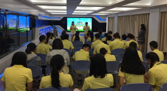 此次闭营仪式由营员们自己主持.jpg